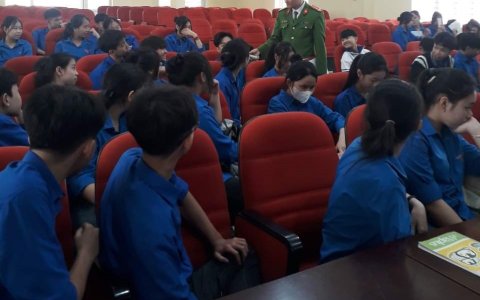 BCH đoàn TNCS Hồ Chí Minh phối hợp với Công an xã Xuân Bái tổ chức hội nghị tuyên truyền phòng chống tội phạm cố ý gây thương tích