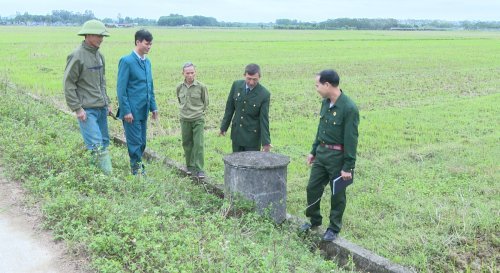 Mô hình thu gom rác ngoài đồng.jpg